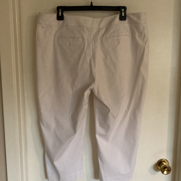 White Capri Style & Co brand - Picture 5 of 5